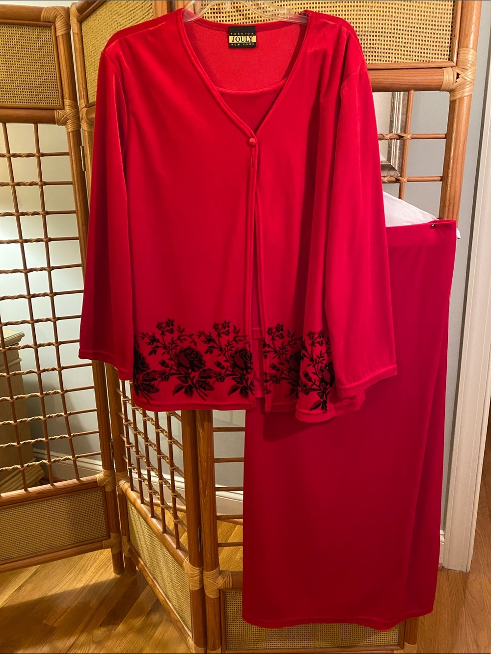Joliy Red Floral-Accent Women’s Top and Skirt Set